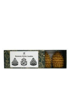 Cozy hand-knitted wool socks in natural, sustainable wool, made in Europe with traditional craftsmanship.